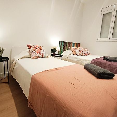 By Universitat Private Rooms Barcelona Kültér fotó