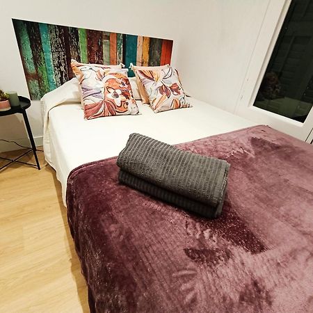 By Universitat Private Rooms Barcelona Kültér fotó