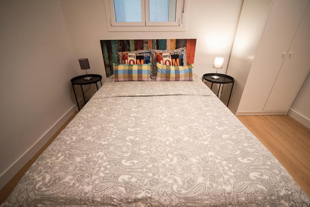 By Universitat Private Rooms Barcelona Kültér fotó