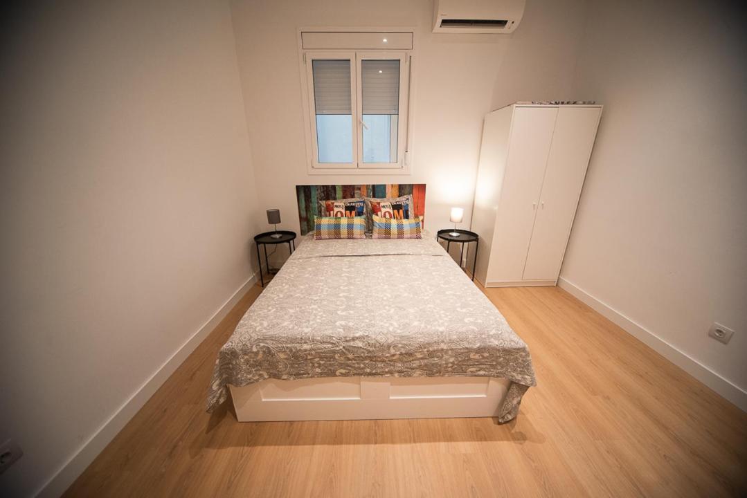 By Universitat Private Rooms Barcelona Kültér fotó