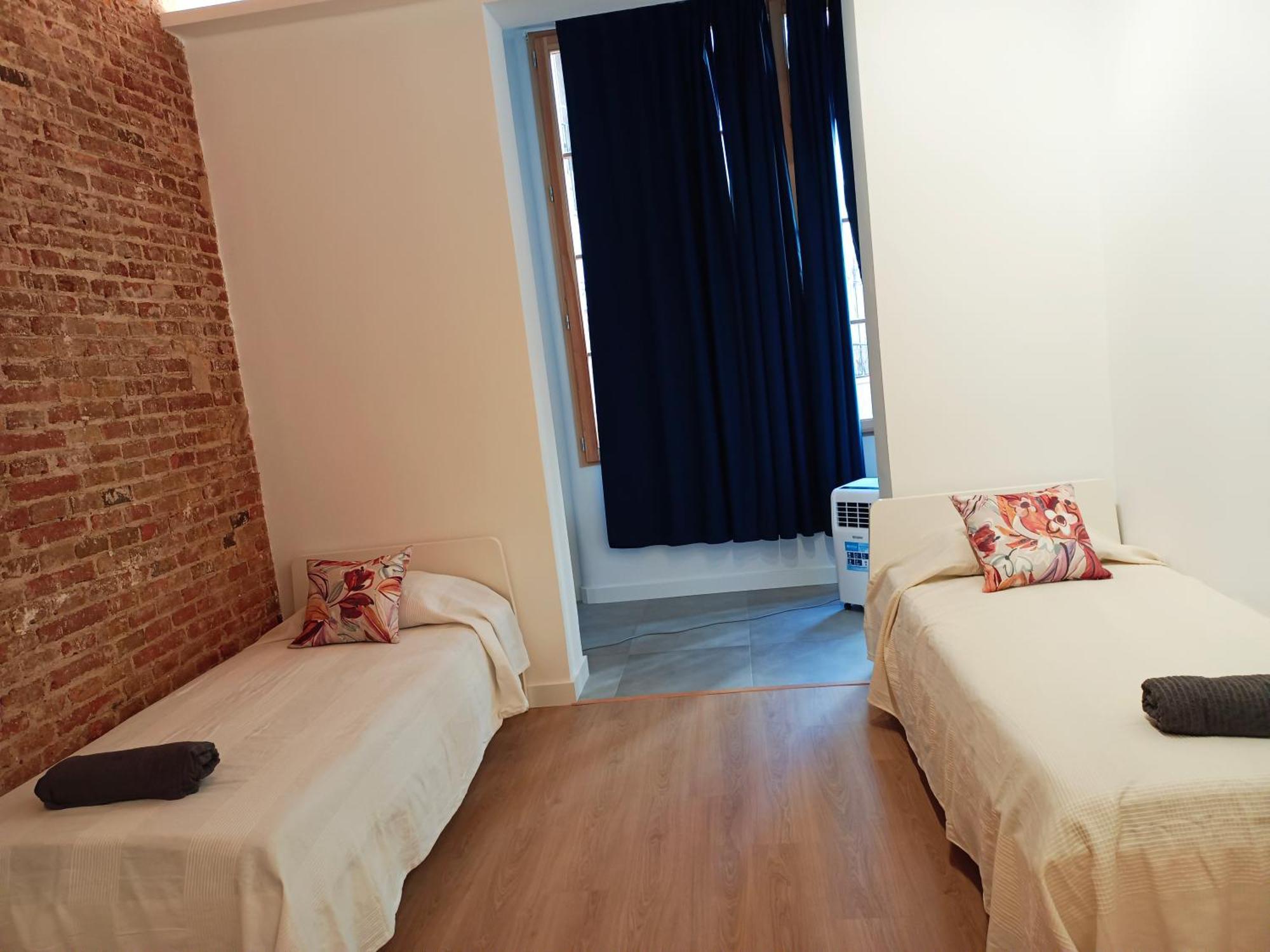 By Universitat Private Rooms Barcelona Kültér fotó