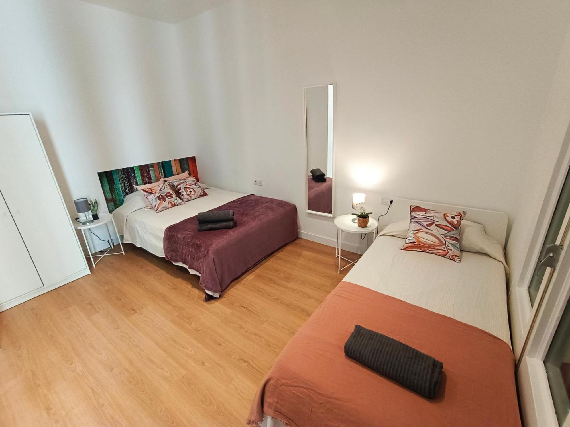 By Universitat Private Rooms Barcelona Kültér fotó