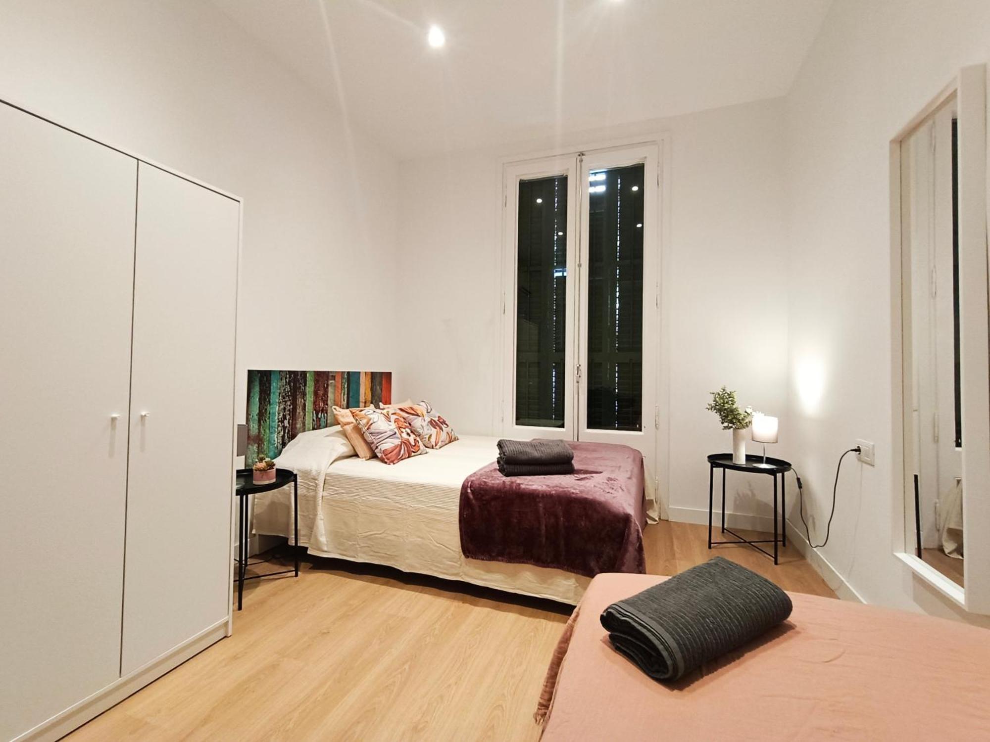 By Universitat Private Rooms Barcelona Kültér fotó