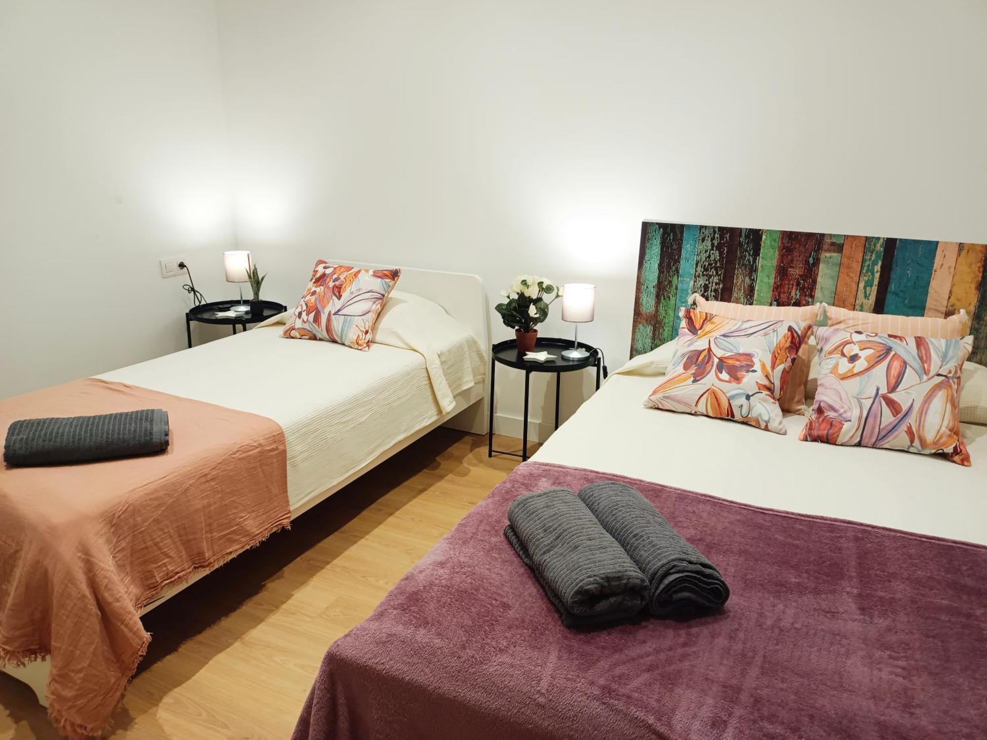 By Universitat Private Rooms Barcelona Kültér fotó